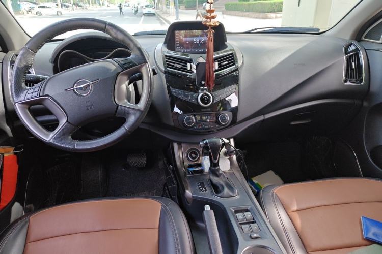 Used Haima S5 2015 1.5T CVT Flagship Model Center Console