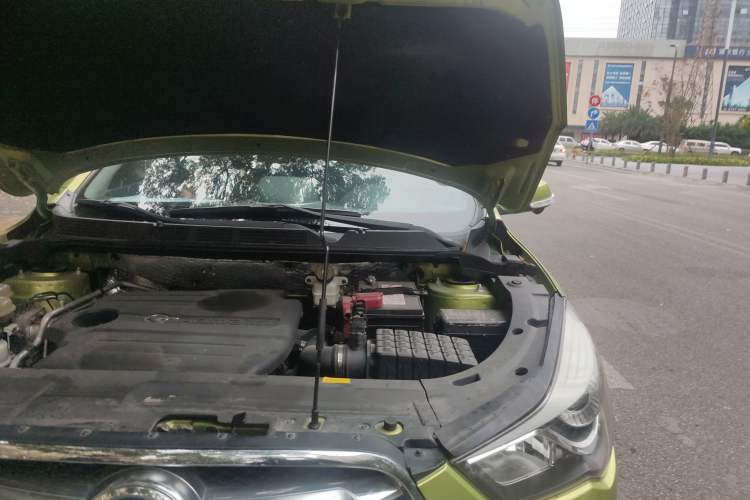 Used Haima S5 2015 1.5T CVT Flagship Model Engine Bay Left