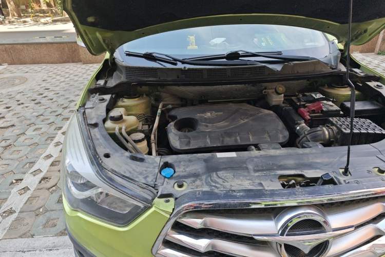 Used Haima S5 2015 1.6L Manual Luxury Model with Sunroof Engine Bay Right