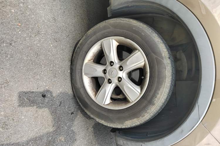 Used Haima S5 2015 1.6L Manual Luxury Model with Sunroof Right Front Wheel Hub