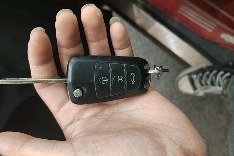 Used Haima S5 2015 1.6L Manual Luxury Model with Sunroof Vehicle Key