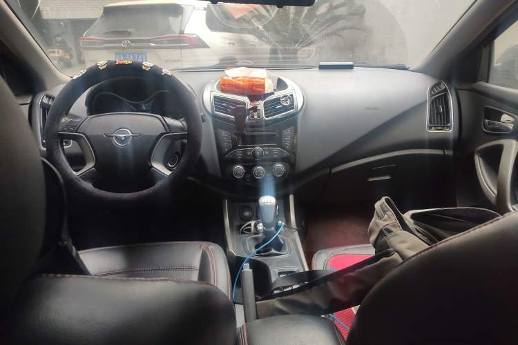 Used Haima S5 2015 1.6L Manual Luxury Model with Sunroof Center Console