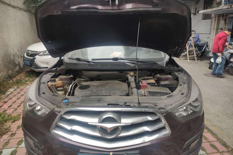 Used Haima S5 2015 1.6L Manual Luxury Model with Sunroof Engine Bay