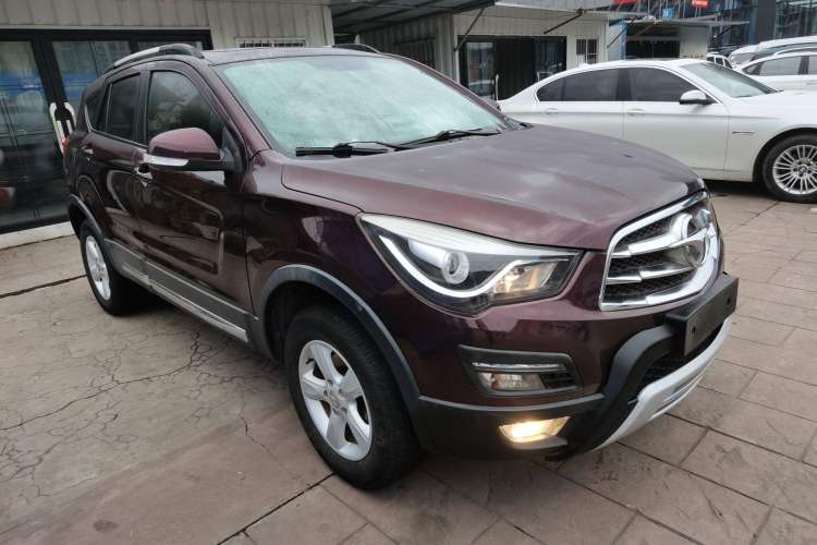 Used Haima S5 2015 1.6L Manual Luxury Model with Sunroof Front Right 45 Deg