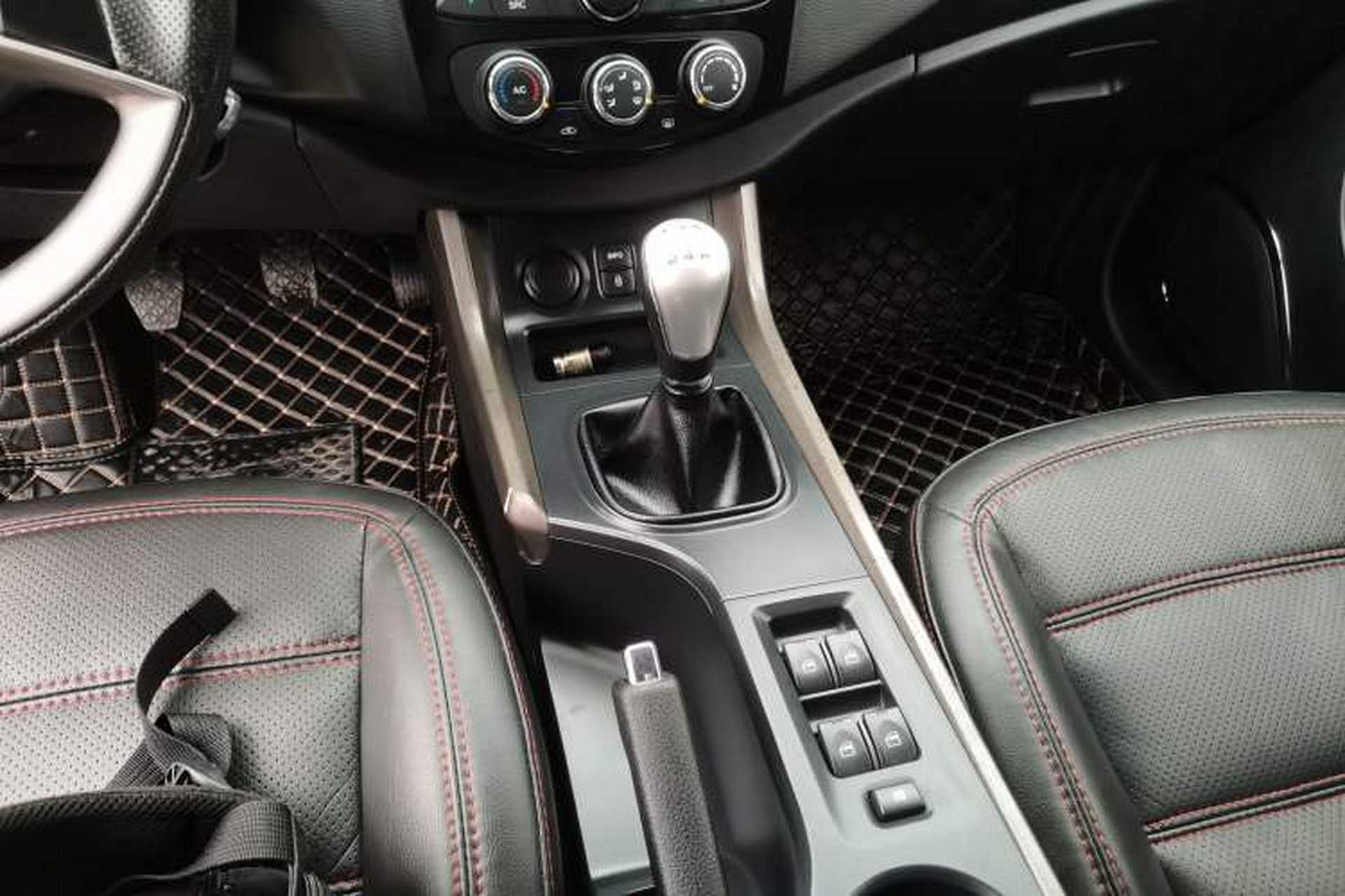 Used Haima S5 2015 1.6L Manual Luxury Model with Sunroof Gear Lever