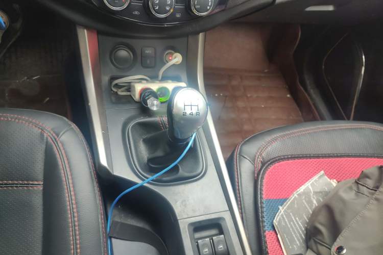 Used Haima S5 2015 1.6L Manual Luxury Model with Sunroof Gear Lever