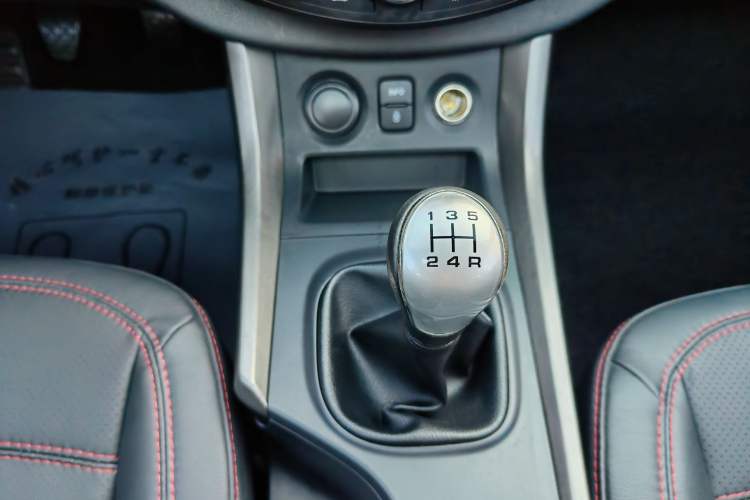 Used Haima S5 2015 1.6L Manual Luxury Model with Sunroof Gear Lever