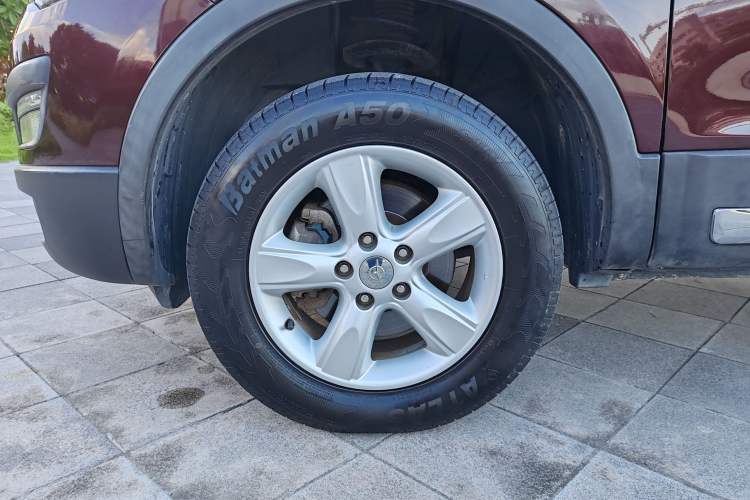 Used Haima S5 2015 1.6L Manual Luxury Model with Sunroof Left Front Wheel Hub