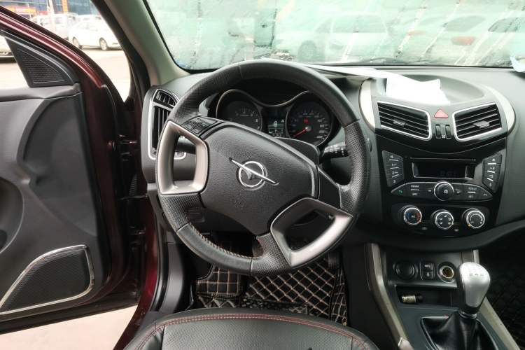 Used Haima S5 2015 1.6L Manual Luxury Model with Sunroof Steering Wheel