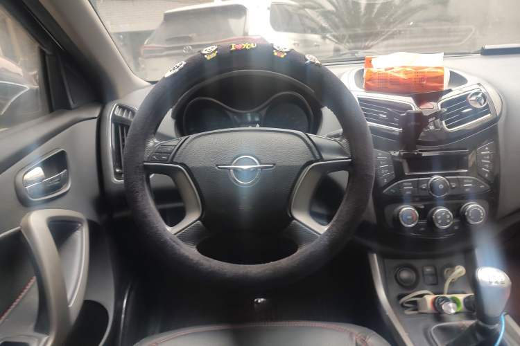 Used Haima S5 2015 1.6L Manual Luxury Model with Sunroof Steering Wheel