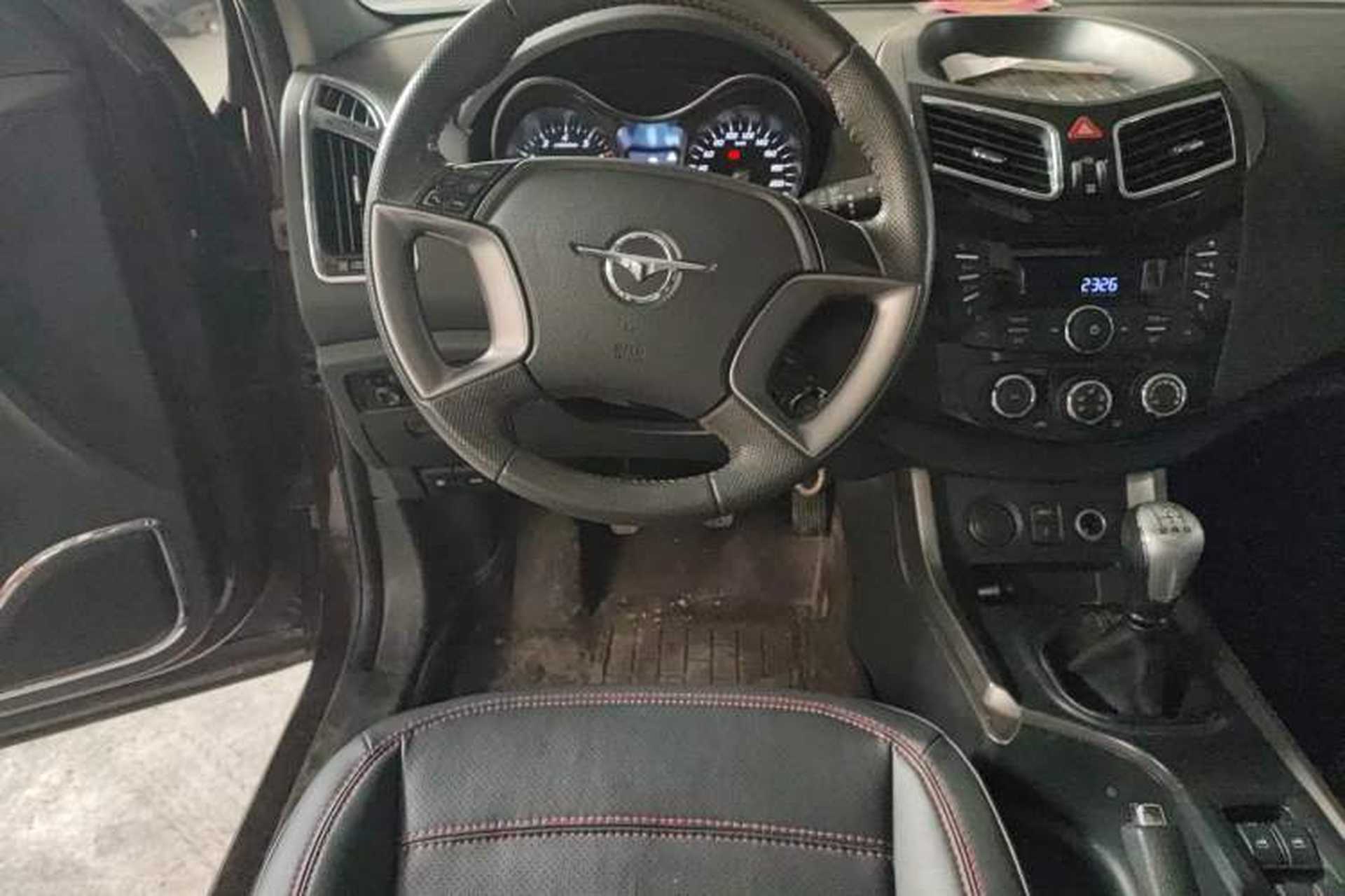 Used Haima S5 2015 1.6L Manual Luxury Model with Sunroof Steering Wheel