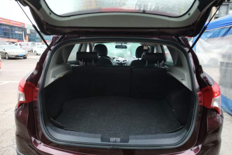 Used Haima S5 2015 1.6L Manual Luxury Model with Sunroof Trunk