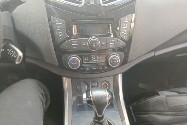 Used Haima S5 2015 1.5T CVT Luxury Model Audio And AC Panel