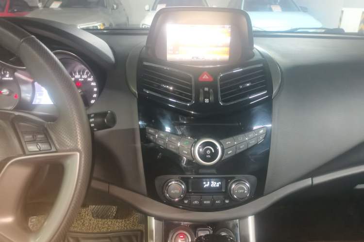 Used Haima S5 2015 1.5T CVT Flagship Model Audio And AC Panel