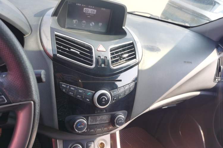 Used Haima S5 2015 1.5T CVT Flagship Model Audio And AC Panel