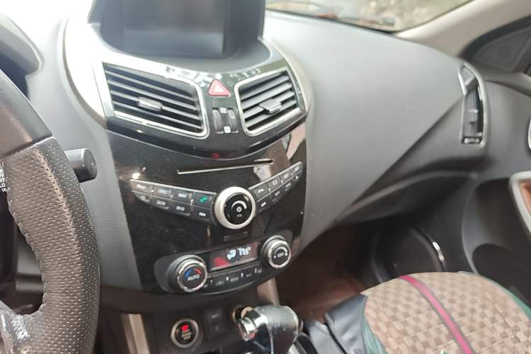 Used Haima S5 2015 1.5T CVT Flagship Model Audio And AC Panel
