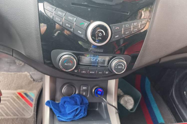 Used Haima S5 2015 1.5T Manual Smart Luxury Sport Edition Audio And AC Panel