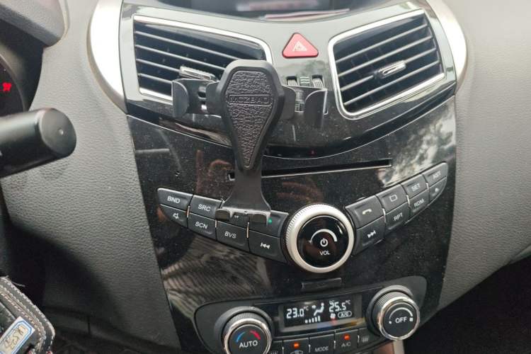 Used Haima S5 2015 1.6L Manual Smart Luxury Model Audio And AC Panel