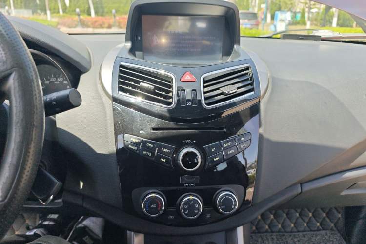 Used Haima S5 2015 1.6L Manual Comfort Model Audio And AC Panel