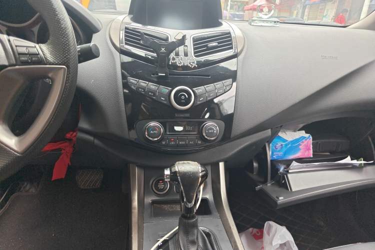 Used Haima S5 2015 1.5T CVT Flagship Model Audio And AC Panel