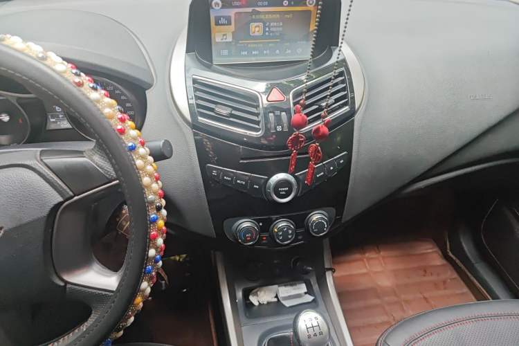 Used Haima S5 2015 1.6L Manual Luxury Model with Sunroof Audio And AC Panel