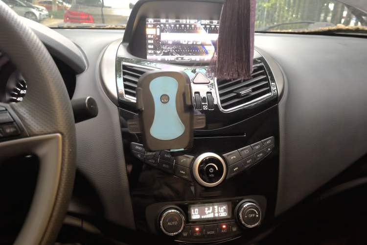 Used Haima S5 2015 1.5T CVT Flagship Model Audio And AC Panel
