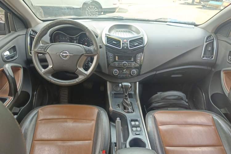 Used Haima S5 2015 1.5T CVT Luxury Model Center Console