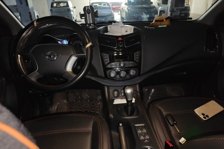 Used Haima S5 2015 1.6L Manual Luxury Model with Sunroof Center Console