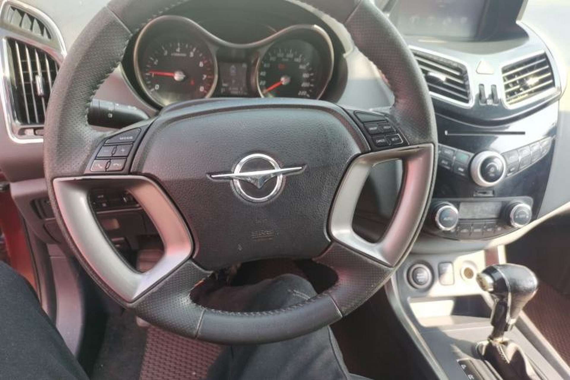 Used Haima S5 2015 1.5T CVT Flagship Model Center Console