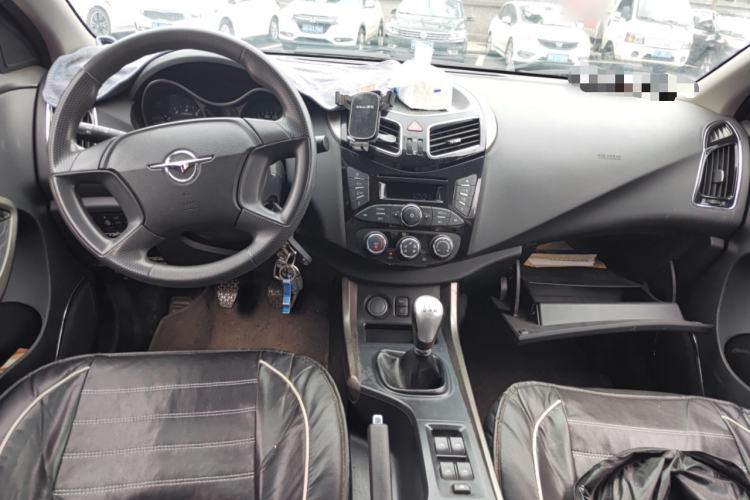 Used Haima S5 2015 1.6L Manual Comfort Model Center Console