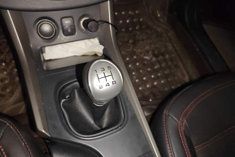 Used Haima S5 2015 1.6L Manual Luxury Model with Sunroof Gear Lever