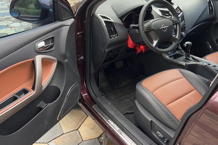 Used Haima S5 2015 1.5T CVT Flagship Model Interior 2