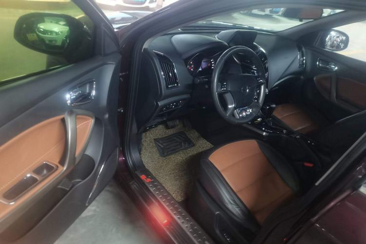 Used Haima S5 2015 1.5T CVT Flagship Model Interior 3