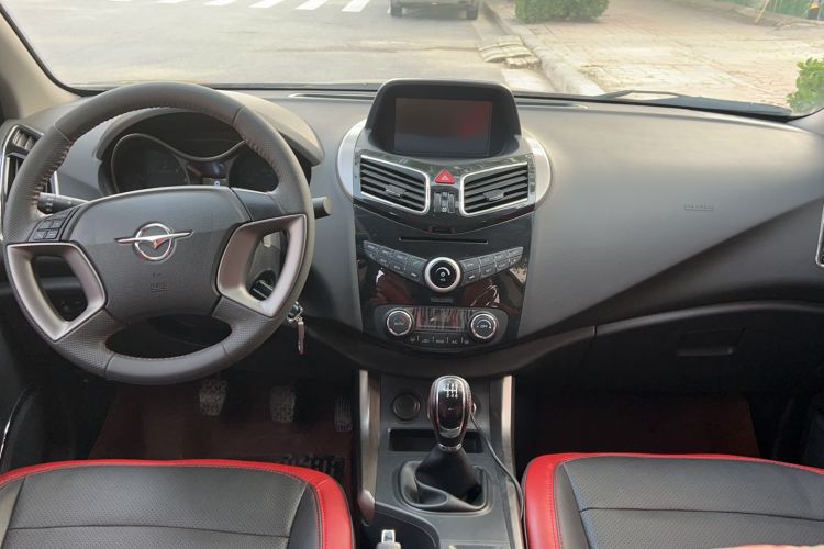Used Haima S5 2015 1.5T Manual Smart Luxury Sport Edition Interior 3