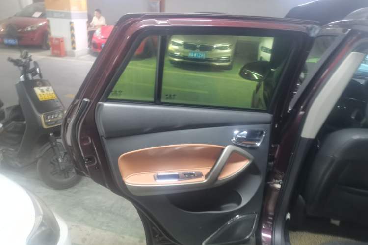 Used Haima S5 2015 1.5T CVT Flagship Model Interior 8