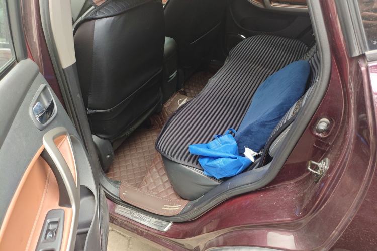 Used Haima S5 2015 1.5T CVT Flagship Model Left Rear Seat