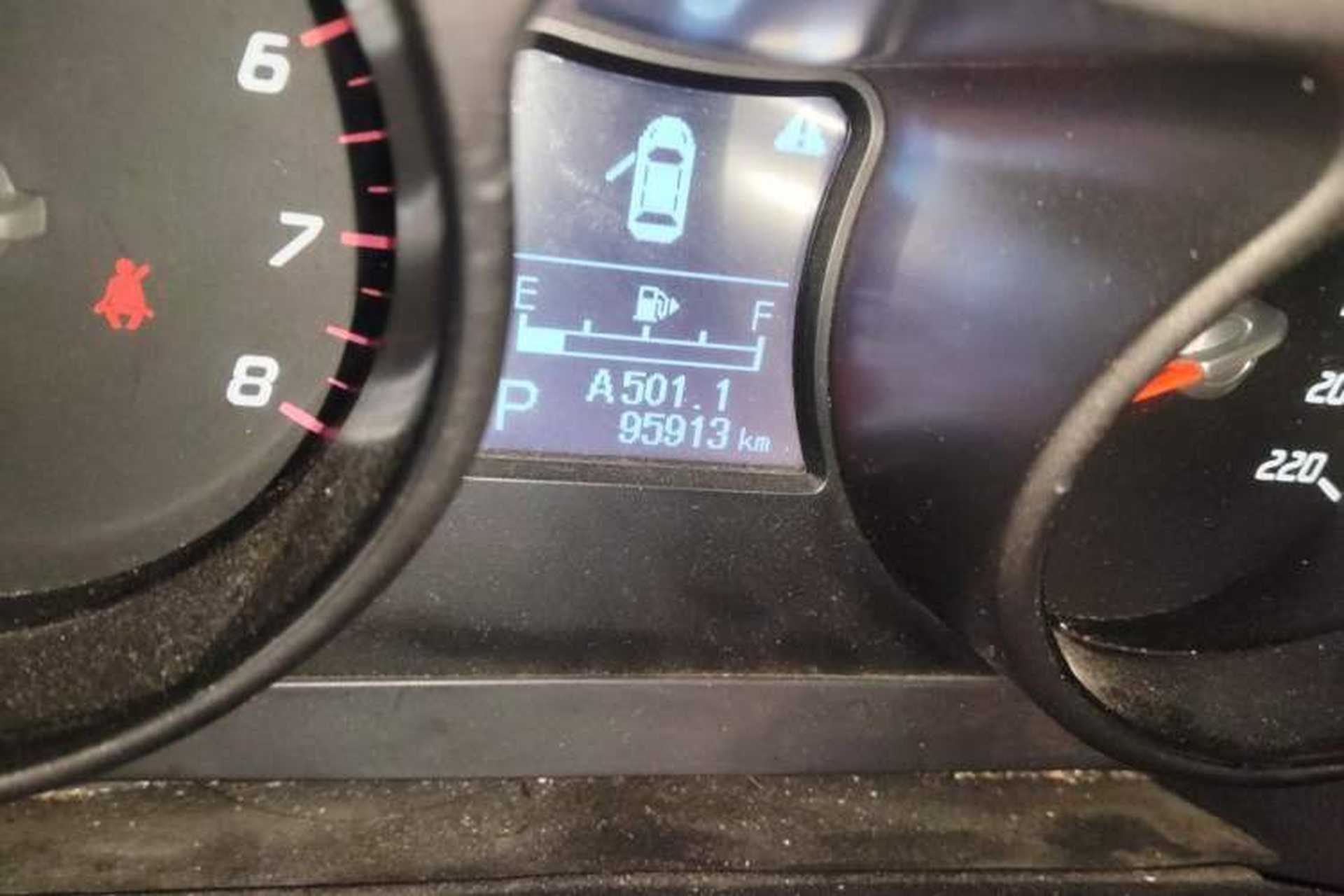 Used Haima S5 2015 1.5T CVT Flagship Model Odometer Close Up