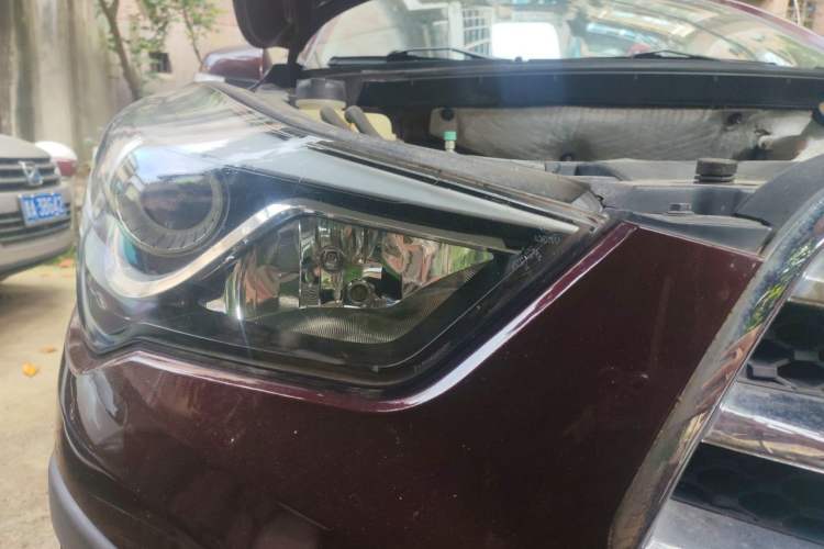 Used Haima S5 2015 1.6L Manual Luxury Model with Sunroof Right Front Headlight