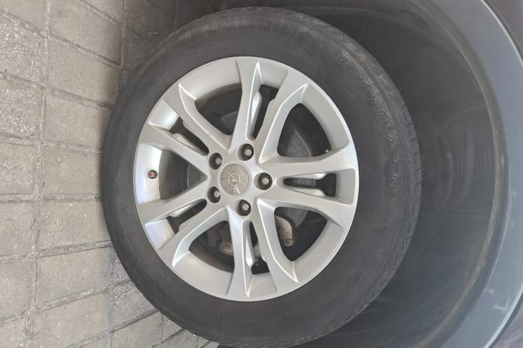 Used Haima S5 2015 1.6L Manual Smart Luxury Model Right Front Wheel Hub