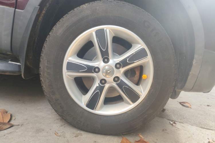 Used Haima S5 2015 1.6L Manual Luxury Model with Sunroof Right Front Wheel Hub