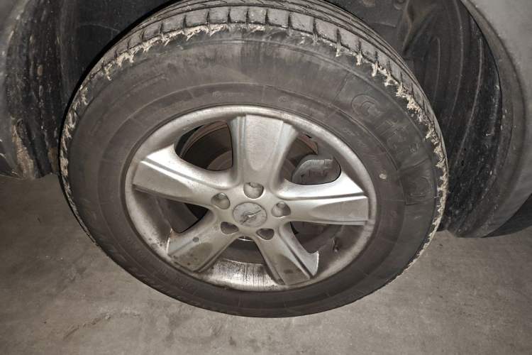 Used Haima S5 2015 1.6L Manual Luxury Model with Sunroof Right Front Wheel Hub