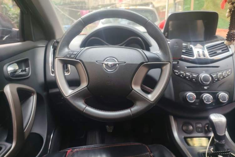 Used Haima S5 2015 1.6L Manual Luxury Model with Sunroof Steering Wheel