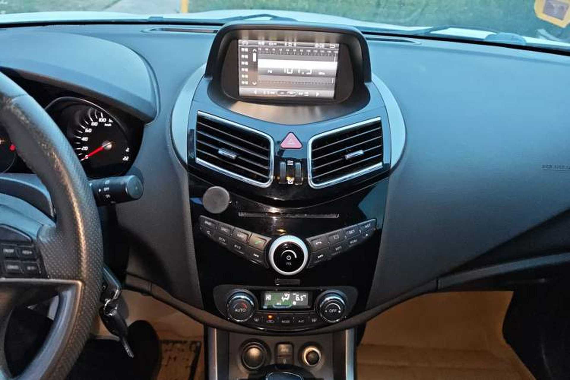 Used Haima S5 2015 1.5T CVT Luxury Sport Edition Audio And AC Panel