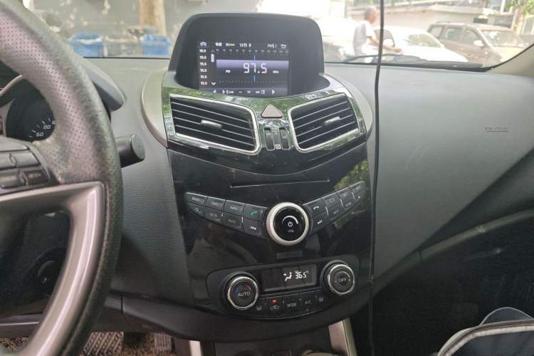 Used Haima S5 2015 1.5T CVT Luxury Sport Edition Audio And AC Panel