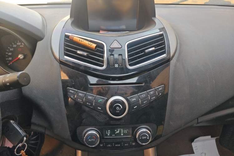 Used Haima S5 2015 1.6L Manual Smart Luxury Model Audio And AC Panel