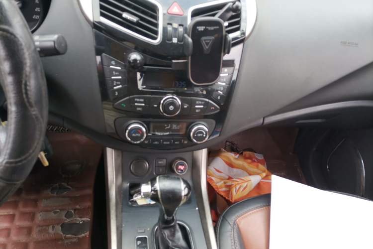 Used Haima S5 2015 1.5T CVT Luxury Model Audio And AC Panel