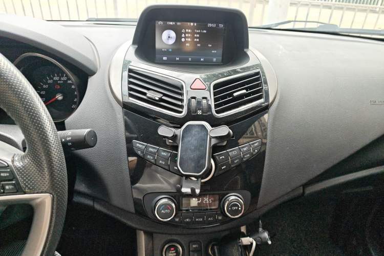 Used Haima S5 2015 1.5T CVT Flagship Model Audio And AC Panel
