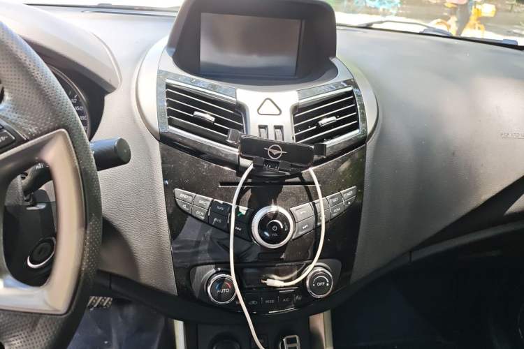 Used Haima S5 2015 1.5T CVT Luxury Sport Edition Audio And AC Panel