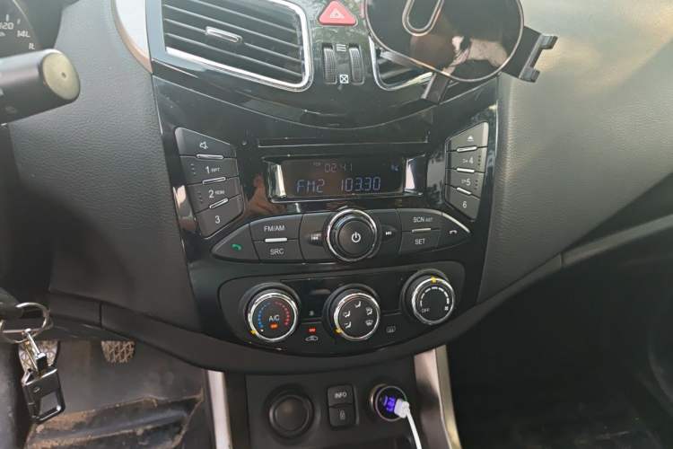 Used Haima S5 2015 1.6L Manual Luxury Model with Sunroof Audio And AC Panel