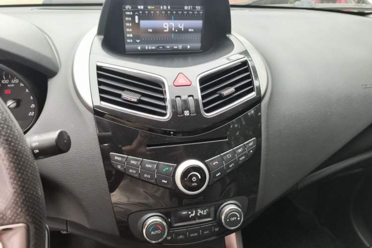 Used Haima S5 2015 1.6L Manual Smart Luxury Model Audio And AC Panel